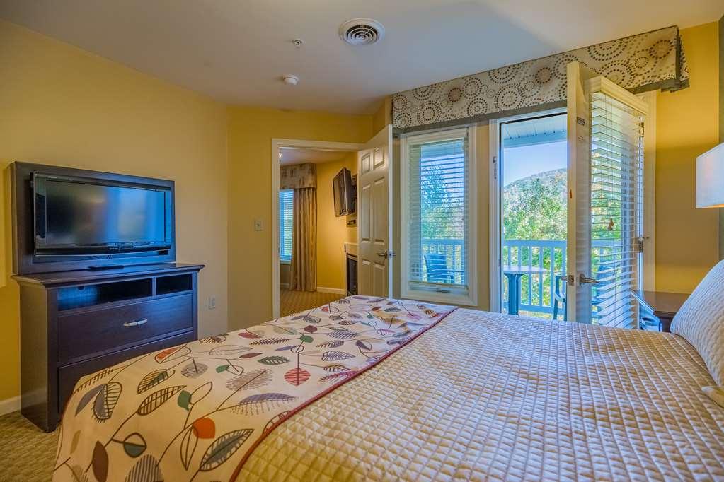 Vacation Village In The Berkshires Ханкок Номер фото A bedroom at the Inn at the Opera