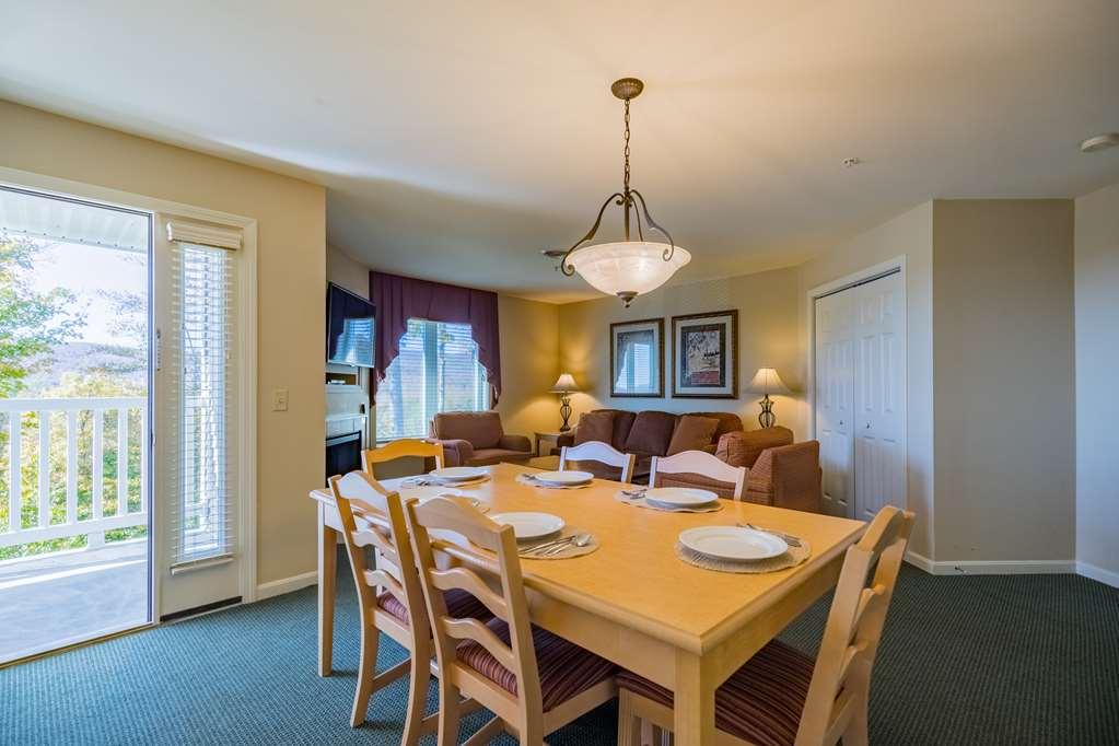 Vacation Village In The Berkshires Ханкок Номер фото A typical living room at the Grandview Lodge