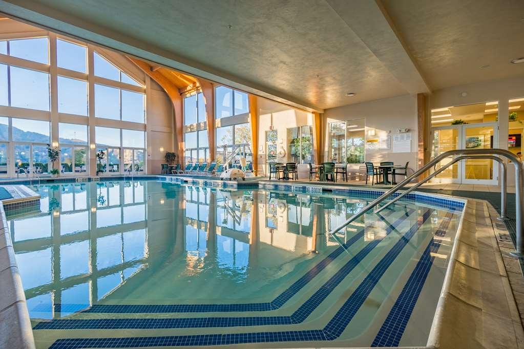 Vacation Village In The Berkshires Ханкок Удобства фото The indoor pool at the Grand Sierra Resort