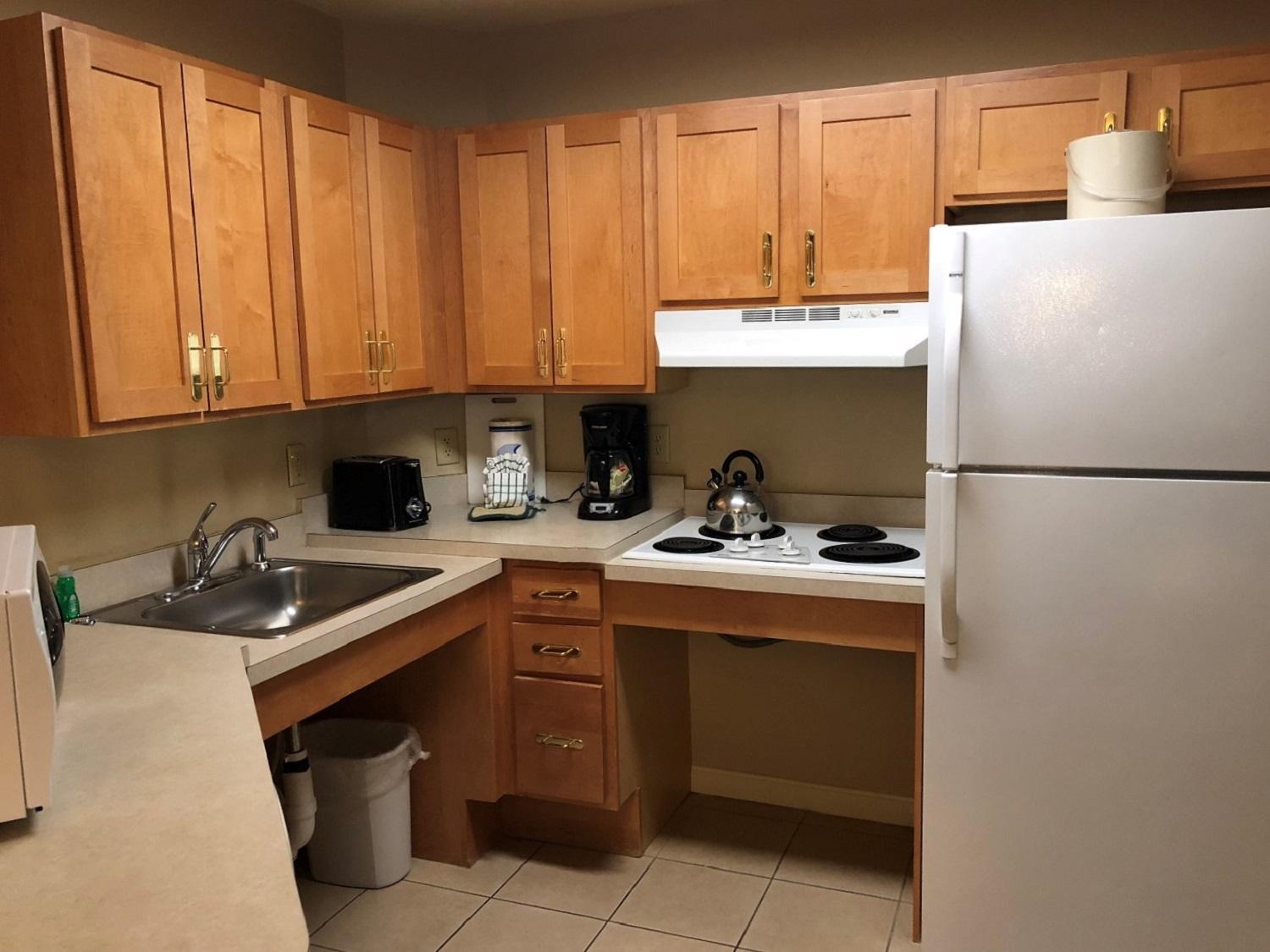 Vacation Village In The Berkshires Ханкок Номер фото A typical kitchen in a typical apartment
