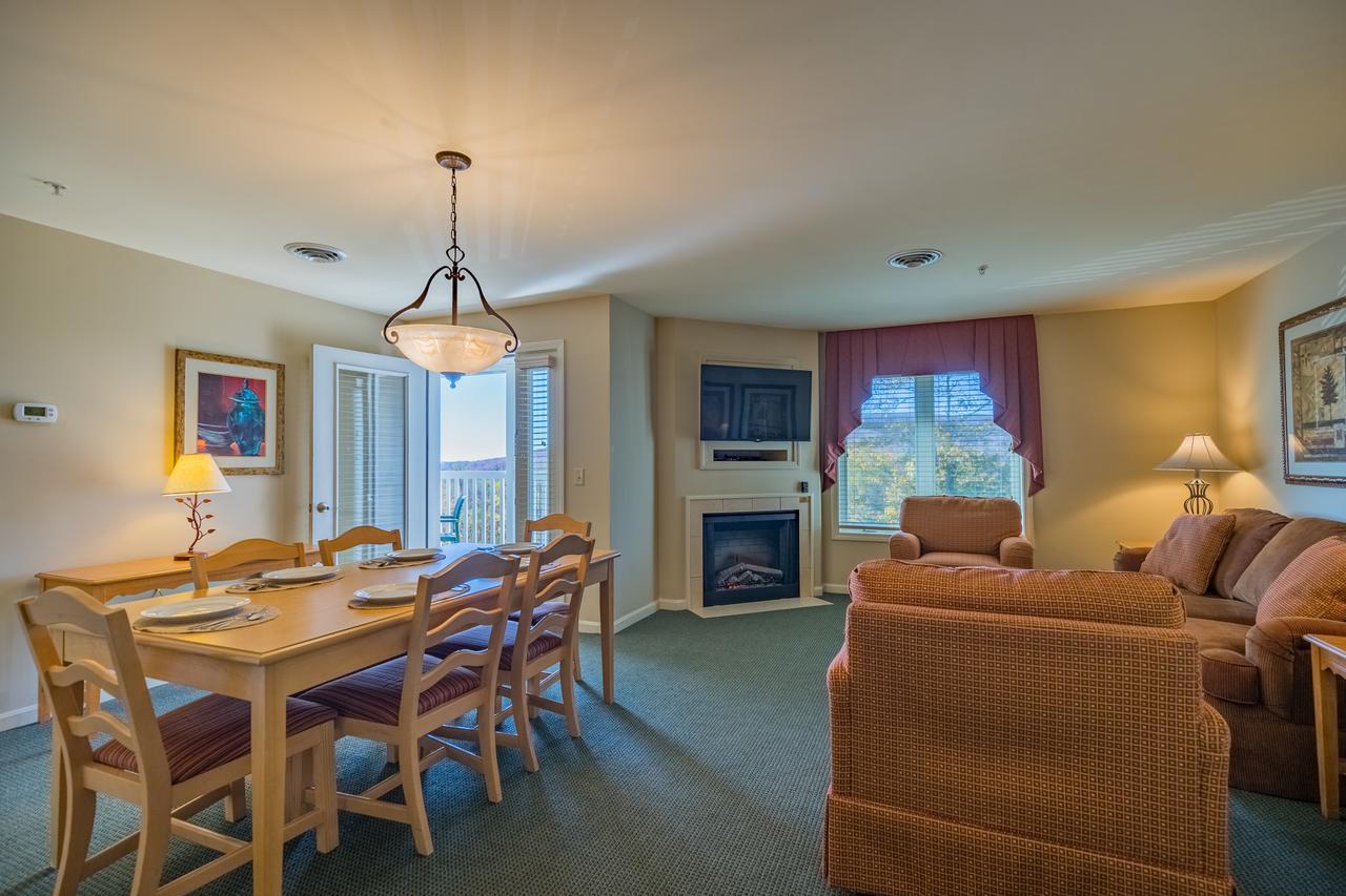 Vacation Village In The Berkshires Ханкок Экстерьер фото Living room at the Ocean Club